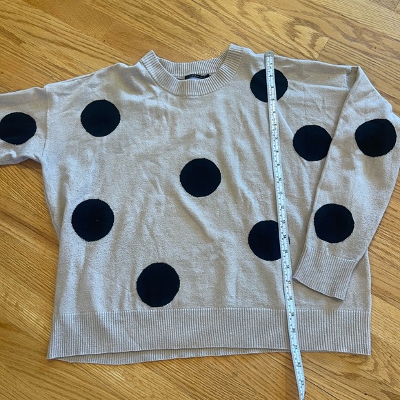 Tahari Bold Dot Sweater Size Small - Picture 2 of 5